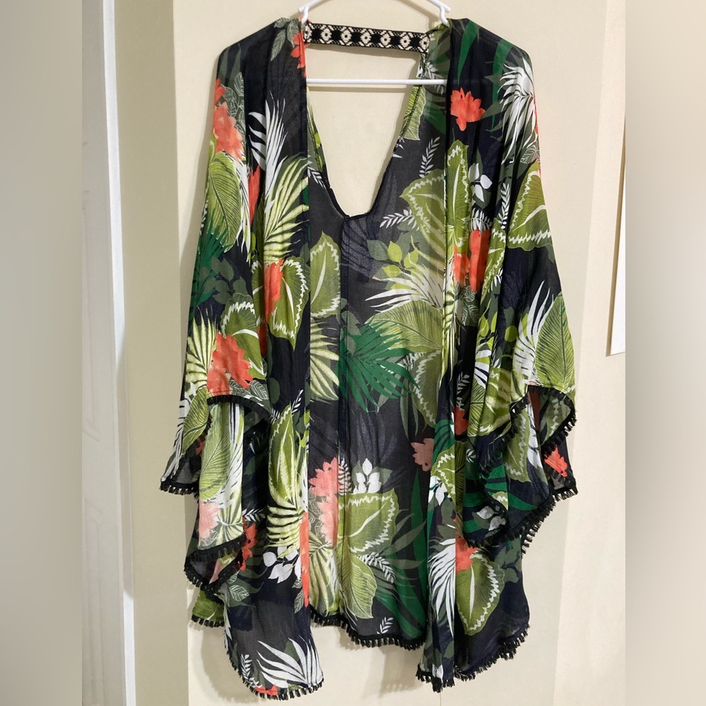 Express One Size Fits All Boho Leaf Print Kimono
